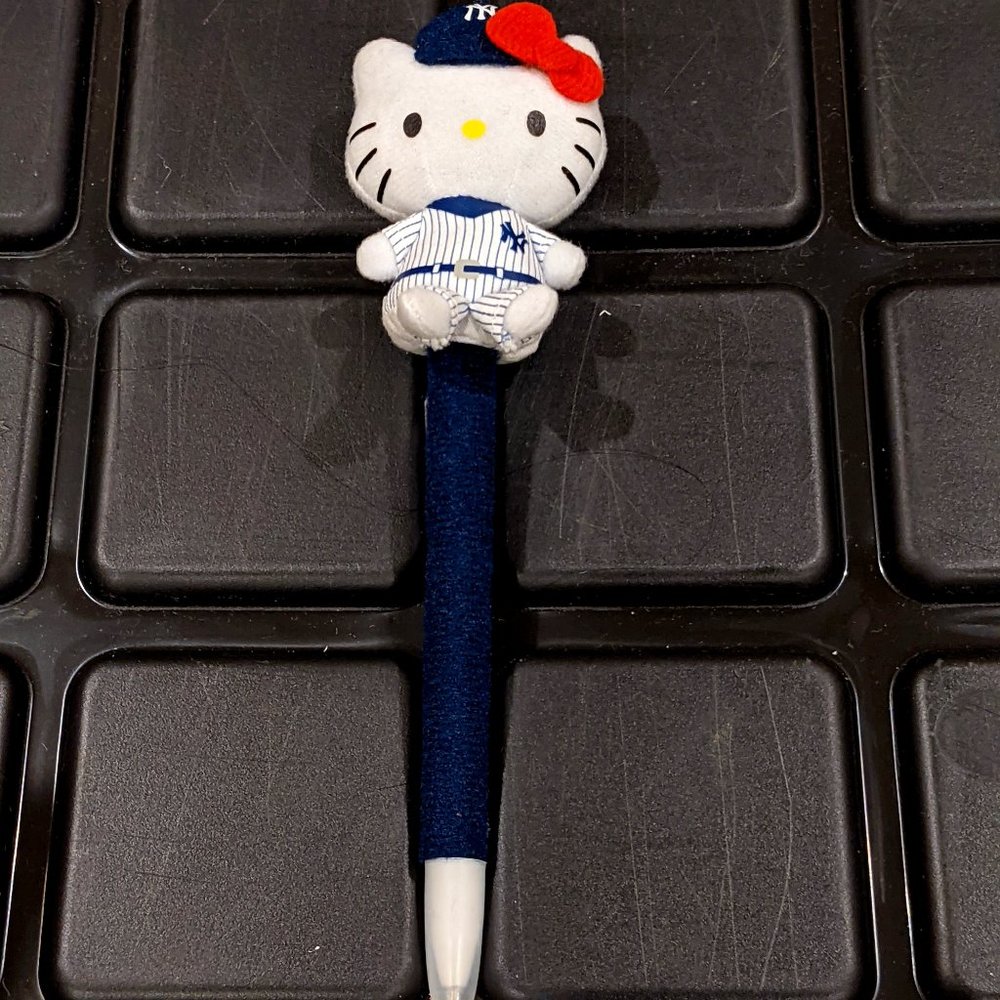 Hello Kitty Yankees Pen